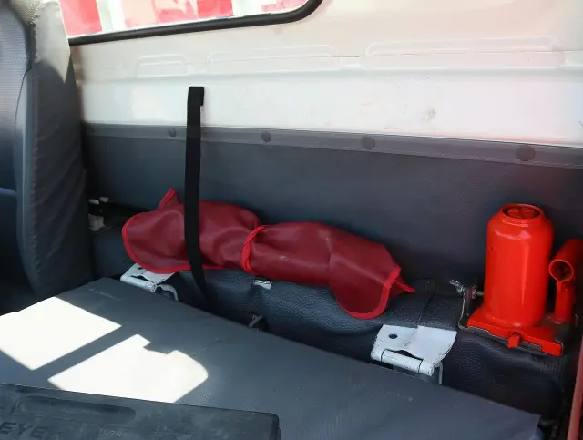 いすゞ エルフ TPG-NJS85A(4WD)の写真45