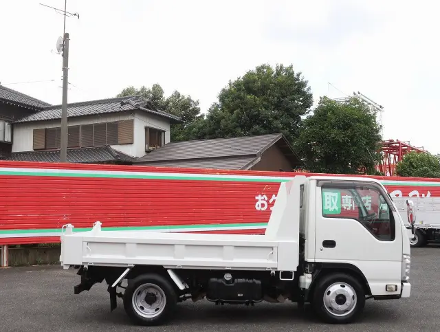 いすゞ エルフ TPG-NJR85AD(2WD)の写真5