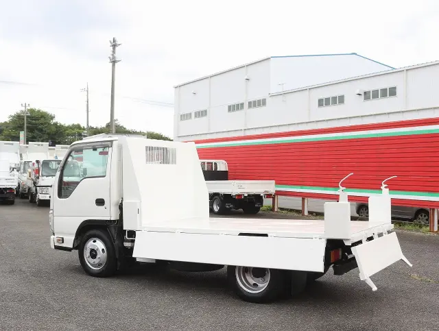 いすゞ エルフ TPG-NJR85AD(2WD)の写真16