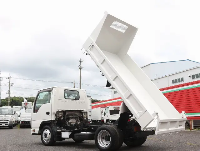 いすゞ エルフ TPG-NJR85AD(2WD)の写真24