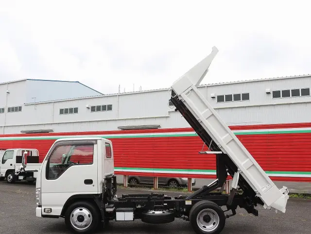 いすゞ エルフ TPG-NJR85AD(2WD)の写真25