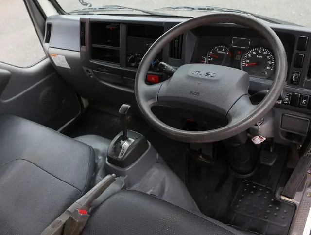 いすゞ エルフ TPG-NJR85AD(2WD)の写真31