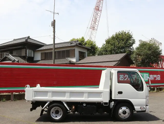 いすゞ エルフ BKG-NKR85AD(2WD)の写真5