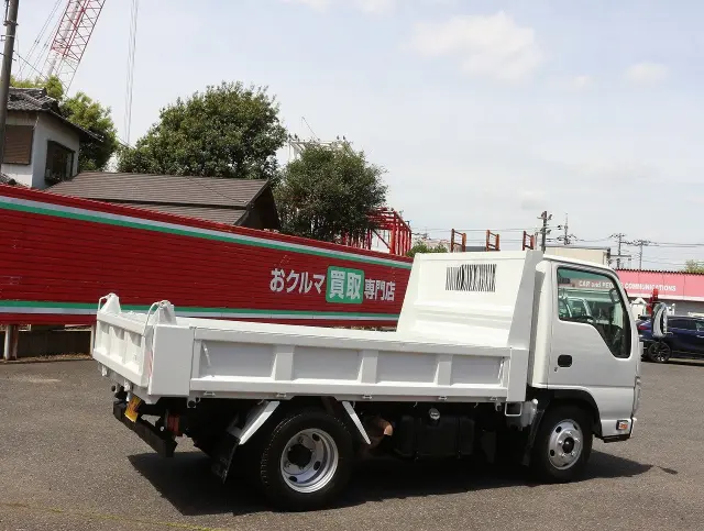 いすゞ エルフ BKG-NKR85AD(2WD)の写真6