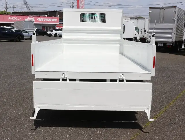 いすゞ エルフ BKG-NKR85AD(2WD)の写真10