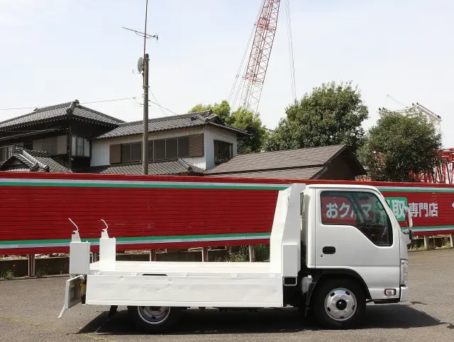 いすゞ エルフ BKG-NKR85AD(2WD)の写真13