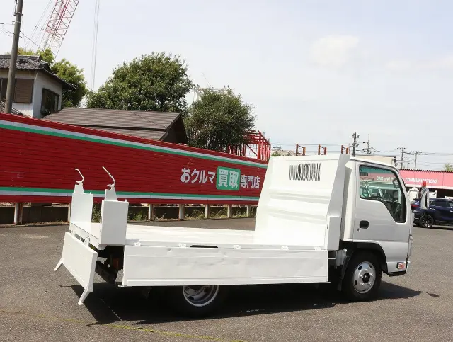 いすゞ エルフ BKG-NKR85AD(2WD)の写真14