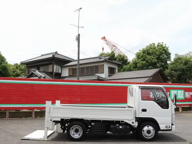 いすゞ エルフ TRG-NJS85A(4WD)の写真14