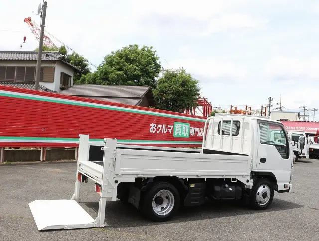 いすゞ エルフ TRG-NJS85A(4WD)の写真15