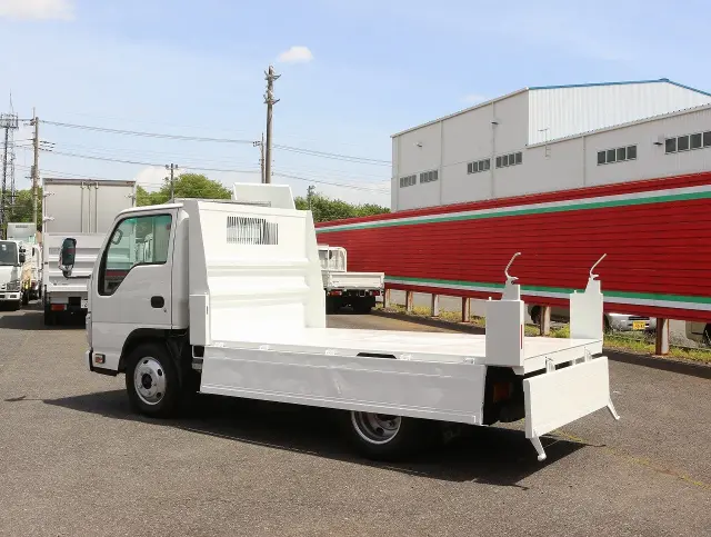 いすゞ エルフ BKG-NKR85AD(2WD)の写真16