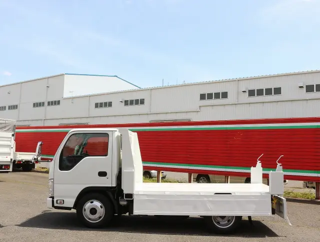 いすゞ エルフ BKG-NKR85AD(2WD)の写真17