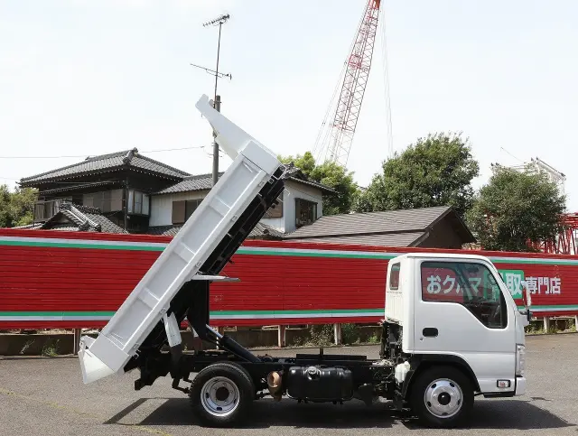 いすゞ エルフ BKG-NKR85AD(2WD)の写真20