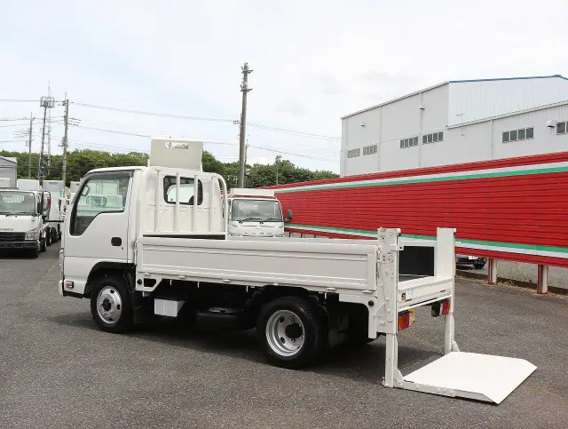 いすゞ エルフ TRG-NJS85A(4WD)の写真20