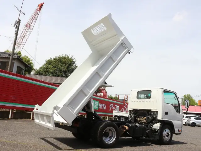 いすゞ エルフ BKG-NKR85AD(2WD)の写真21