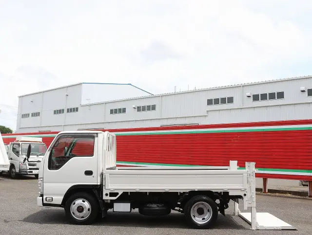いすゞ エルフ TRG-NJS85A(4WD)の写真21