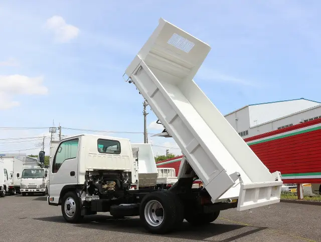 いすゞ エルフ BKG-NKR85AD(2WD)の写真23