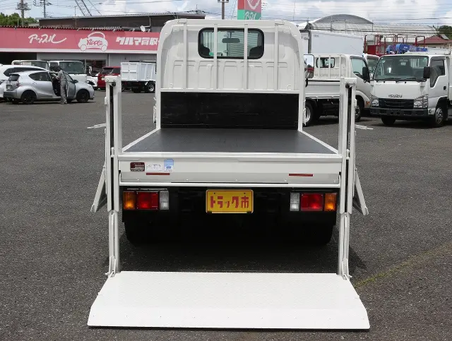 いすゞ エルフ TRG-NJS85A(4WD)の写真24