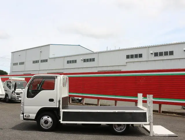 いすゞ エルフ TRG-NJS85A(4WD)の写真27