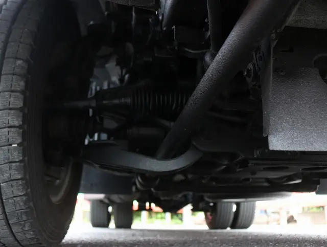 いすゞ エルフ TRG-NJS85A(4WD)の写真30