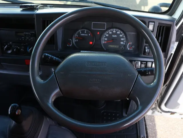 いすゞ エルフ BKG-NKR85AD(2WD)の写真33