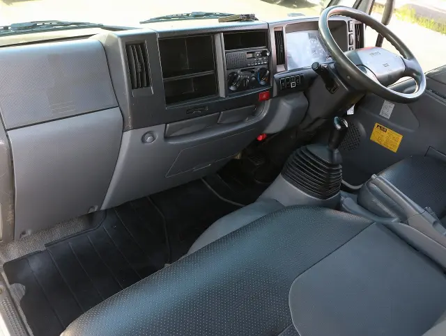 いすゞ エルフ BKG-NKR85AD(2WD)の写真42