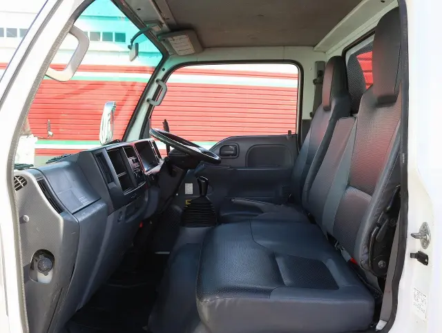 いすゞ エルフ BKG-NKR85AD(2WD)の写真43