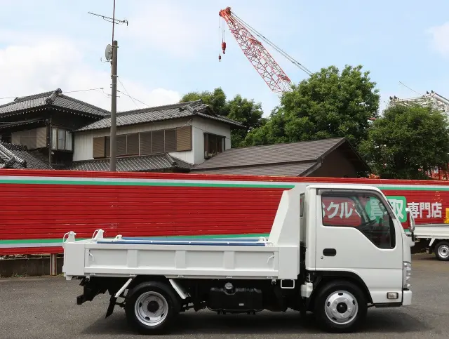 いすゞ エルフ TPG-NKR85AD(2WD)の写真6