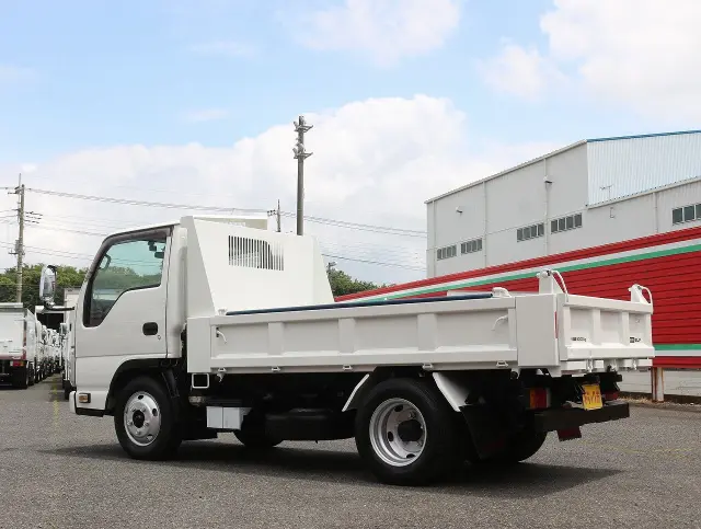 いすゞ エルフ TPG-NKR85AD(2WD)の写真9