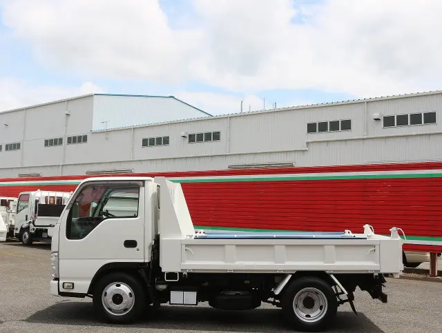 いすゞ エルフ TPG-NKR85AD(2WD)の写真10