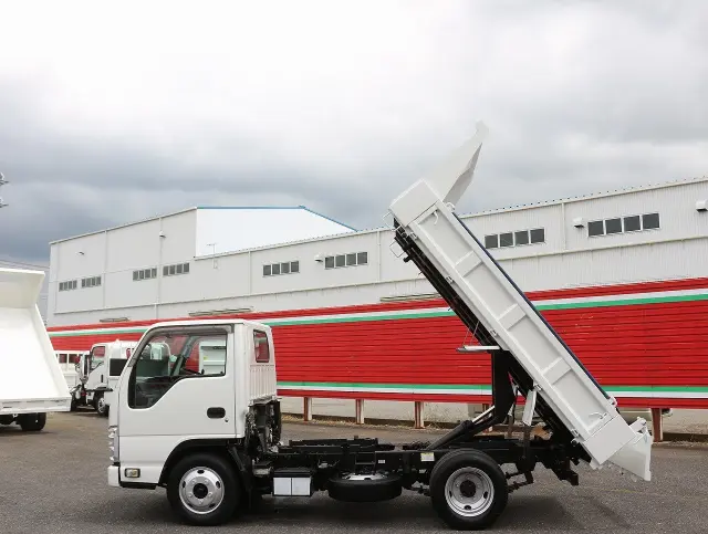 いすゞ エルフ TPG-NKR85AD(2WD)の写真26
