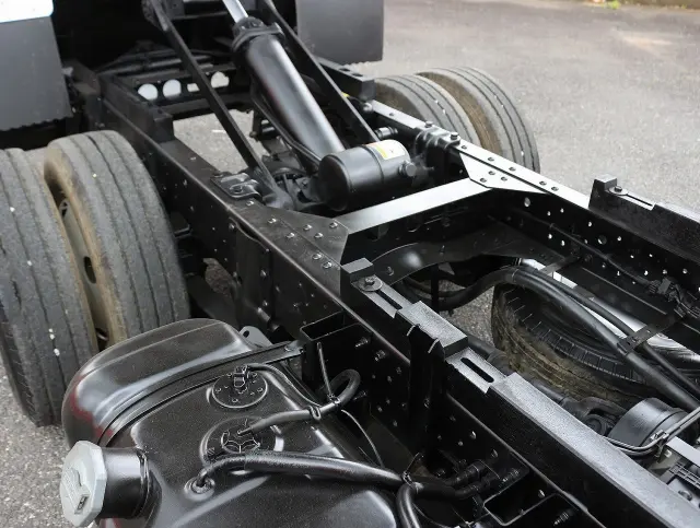 いすゞ エルフ TPG-NKR85AD(2WD)の写真31