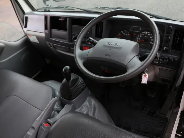 いすゞ エルフ TPG-NKR85AD(2WD)の写真37