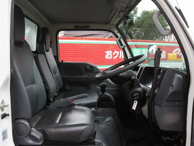 いすゞ エルフ TPG-NKR85AD(2WD)の写真38