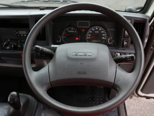 いすゞ エルフ TPG-NKR85AD(2WD)の写真41