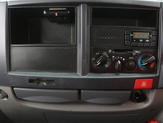 いすゞ エルフ TPG-NKR85AD(2WD)の写真44