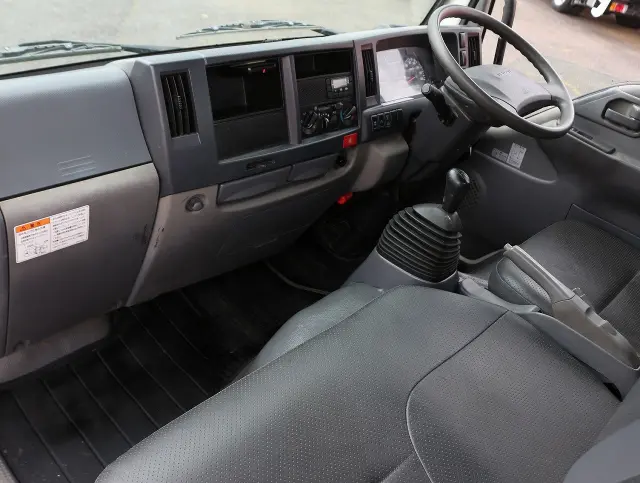 いすゞ エルフ TPG-NKR85AD(2WD)の写真48