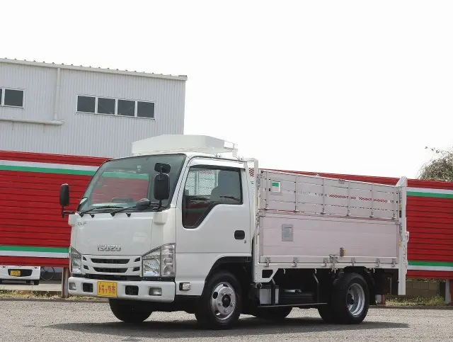 いすゞ エルフ TPG-NJR85A(2WD)の写真1