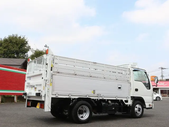 いすゞ エルフ TPG-NJR85A(2WD)の写真5