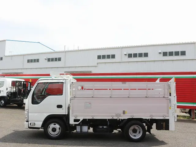 いすゞ エルフ TPG-NJR85A(2WD)の写真8