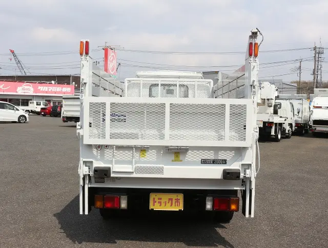 いすゞ エルフ TPG-NJR85A(2WD)の写真13