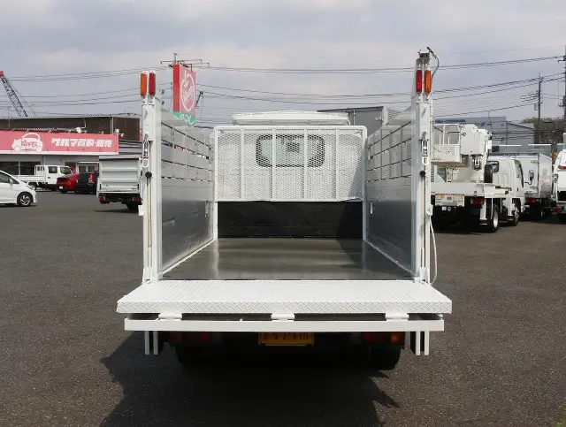 いすゞ エルフ TPG-NJR85A(2WD)の写真14