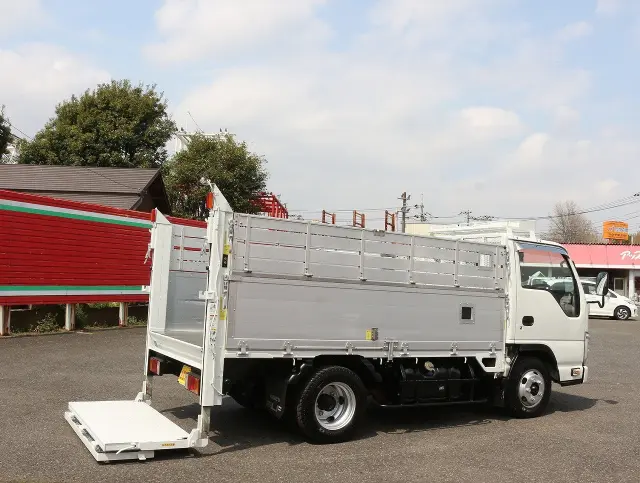 いすゞ エルフ TPG-NJR85A(2WD)の写真22