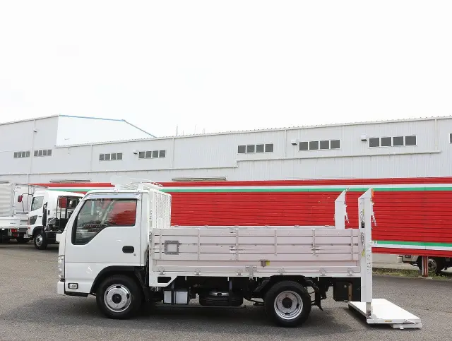 いすゞ エルフ TPG-NJR85A(2WD)の写真28