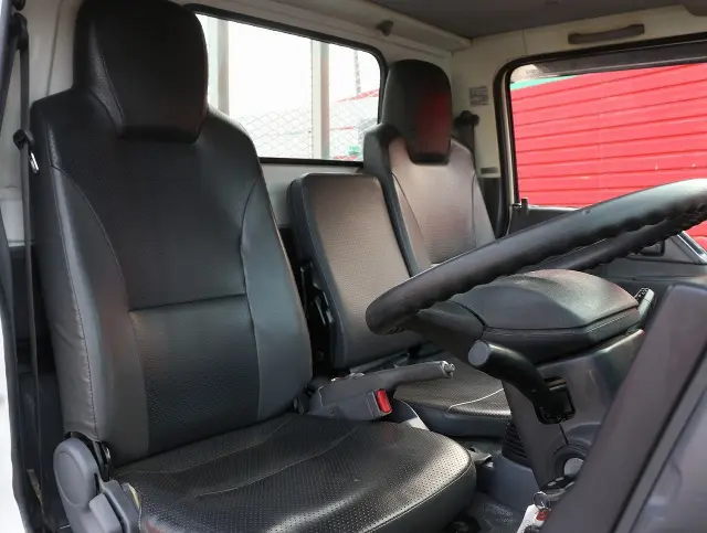 いすゞ エルフ TPG-NJR85A(2WD)の写真40