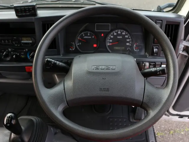 いすゞ エルフ TPG-NJR85A(2WD)の写真41