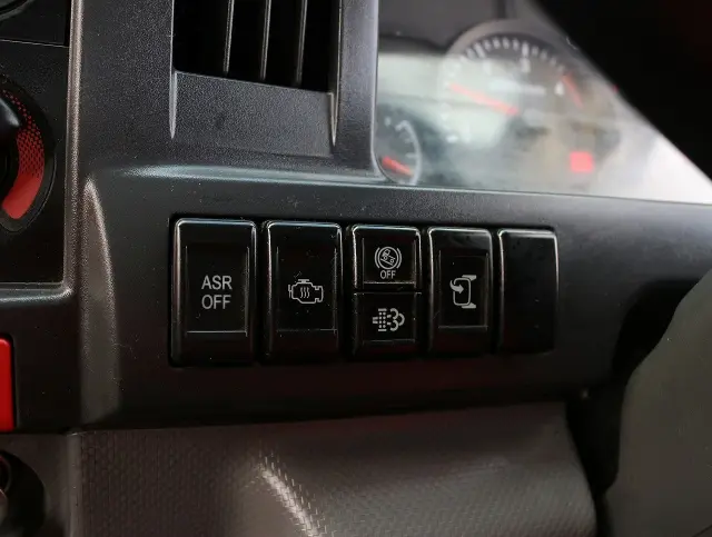 いすゞ エルフ TPG-NJR85A(2WD)の写真45