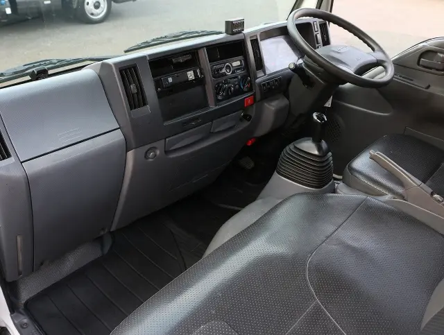 いすゞ エルフ TPG-NJR85A(2WD)の写真48