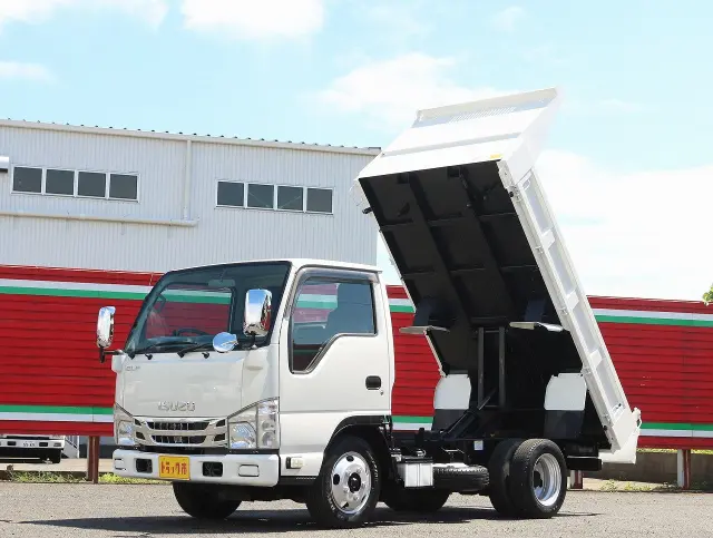 いすゞ エルフ TPG-NJR85AD(2WD)の写真1
