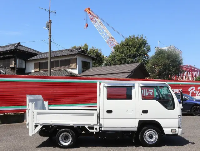 いすゞ エルフ TRG-NHR85A(2WD)の写真4