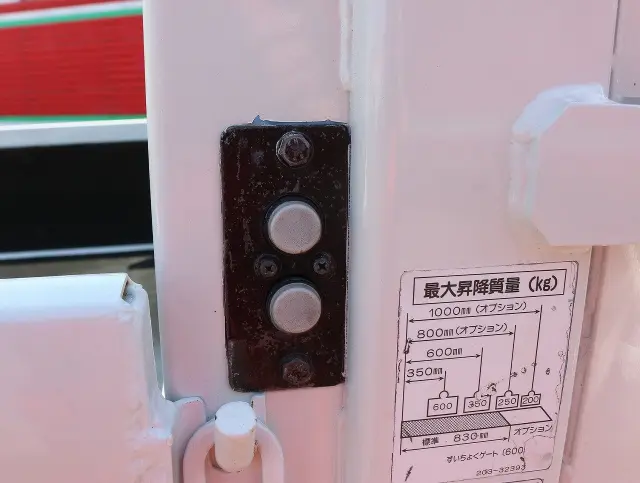 いすゞ エルフ TRG-NHR85A(2WD)の写真9